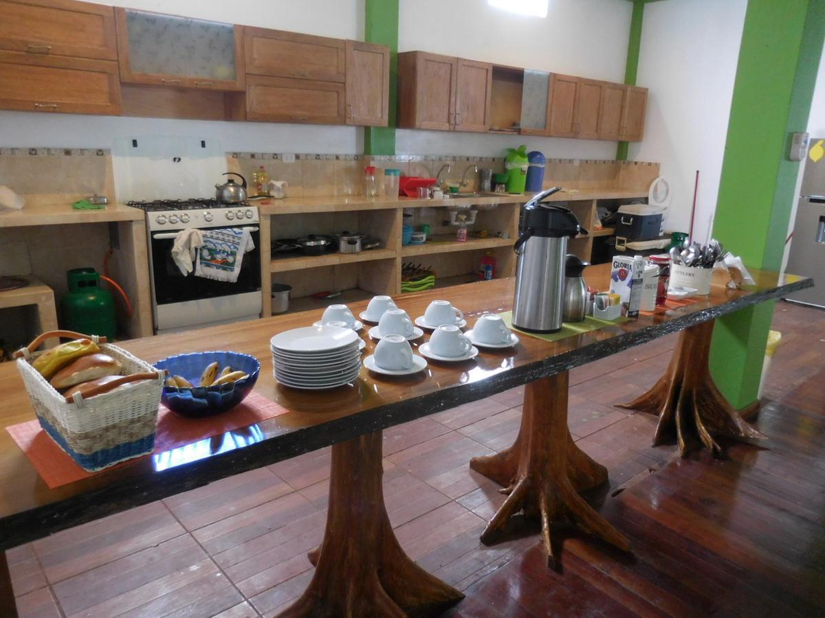 Tambopata Hostel ปูแอร์โต มัลโดนาโด ภายนอก รูปภาพ