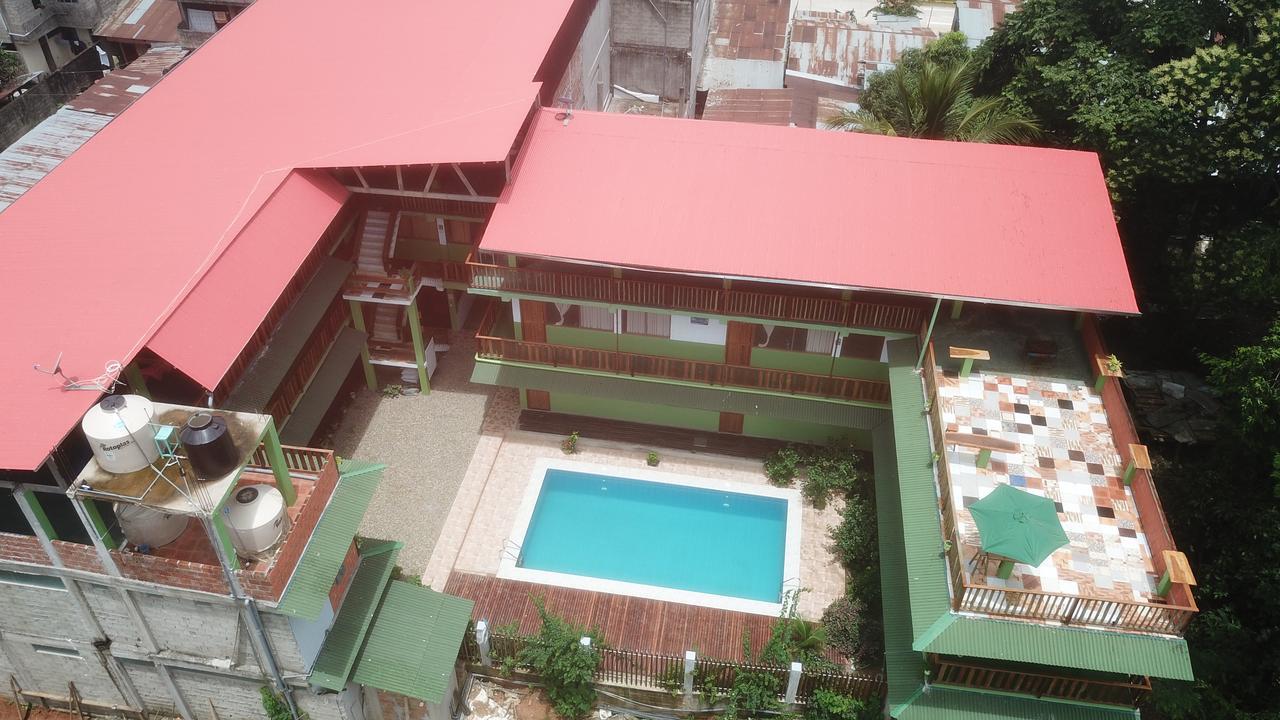 Tambopata Hostel ปูแอร์โต มัลโดนาโด ภายนอก รูปภาพ